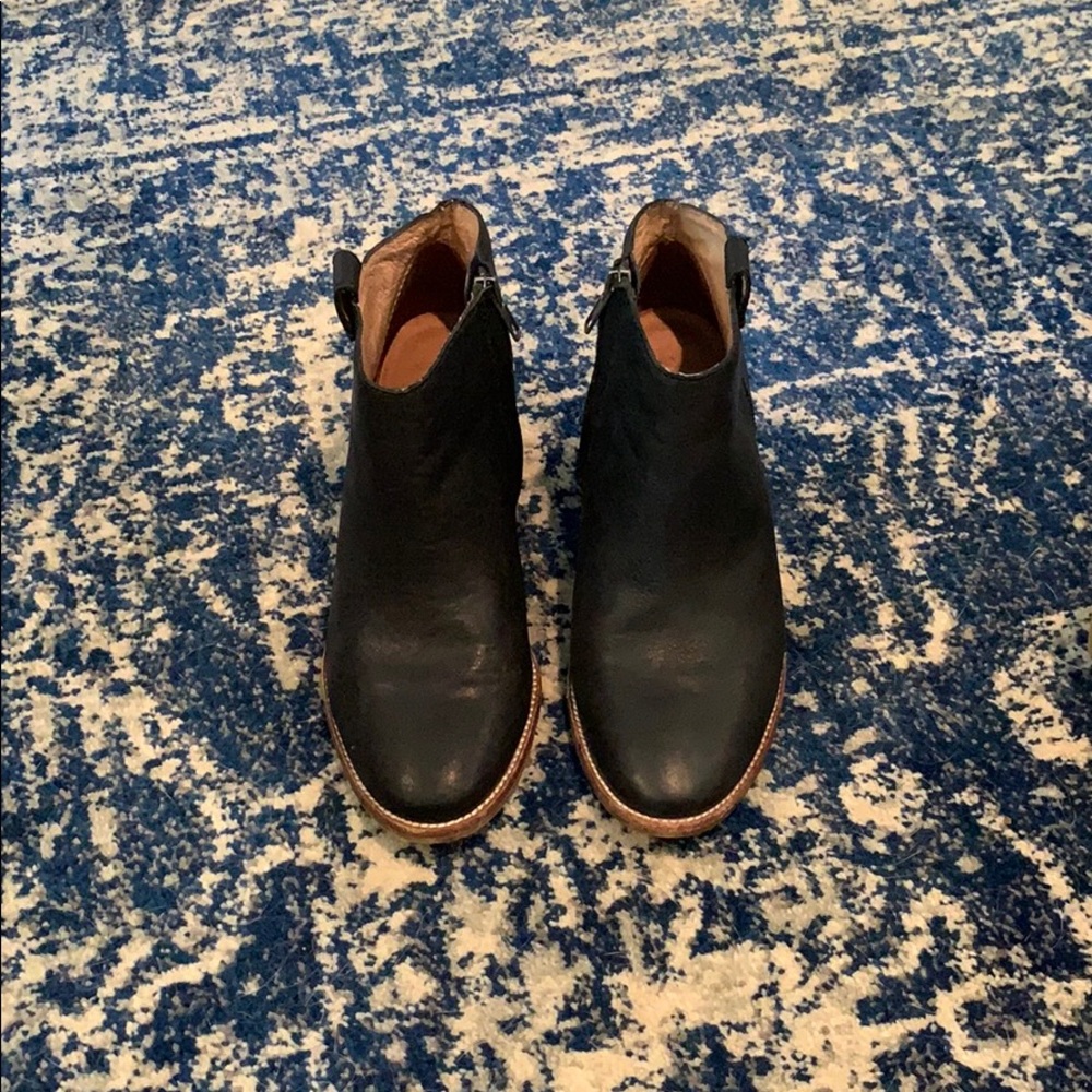 Madewell black leather booties